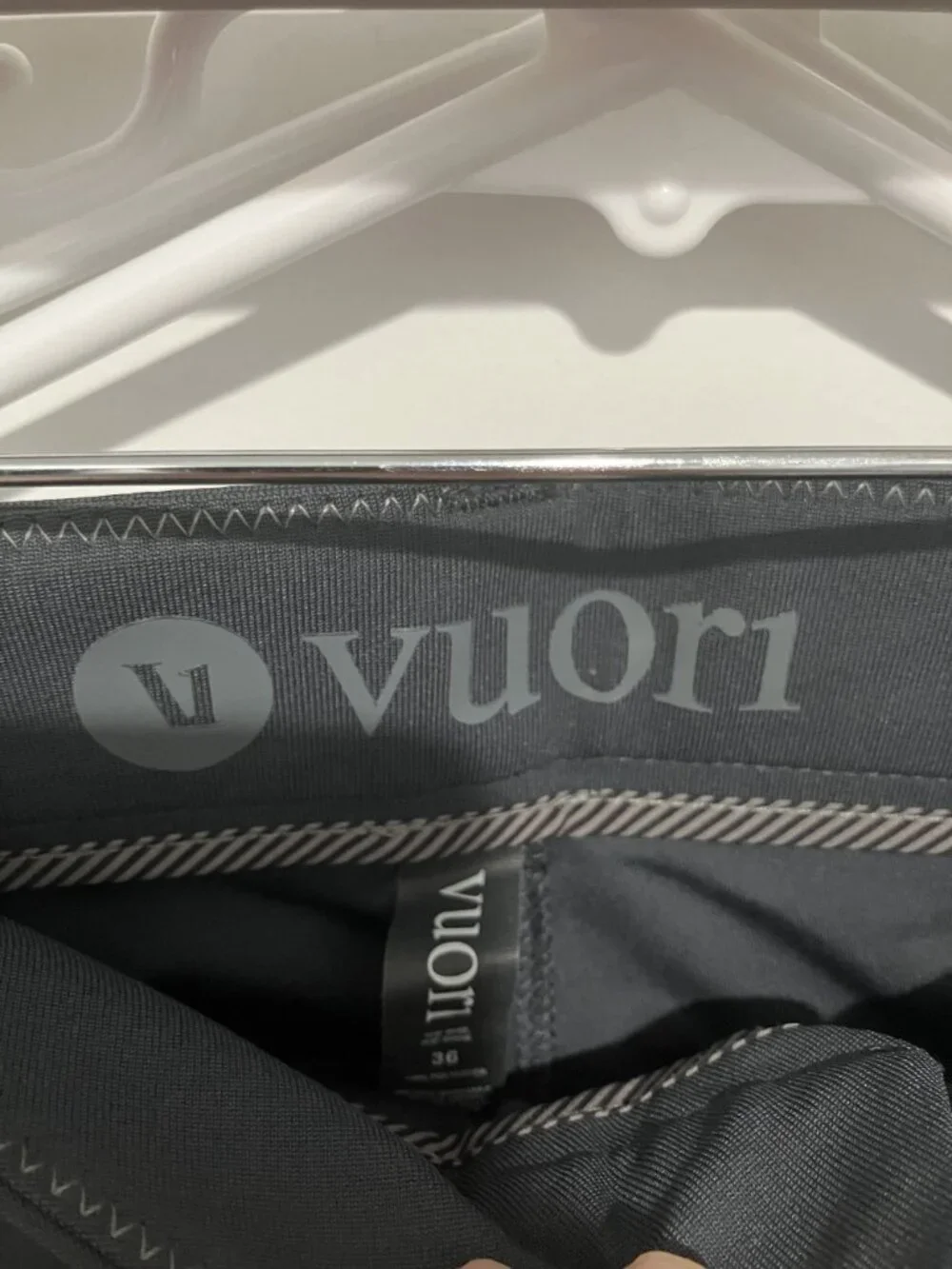 Vuori Men's Meta Pant Athletic Slim Fit Moisture Wicking, Charcoal, Size 36x32